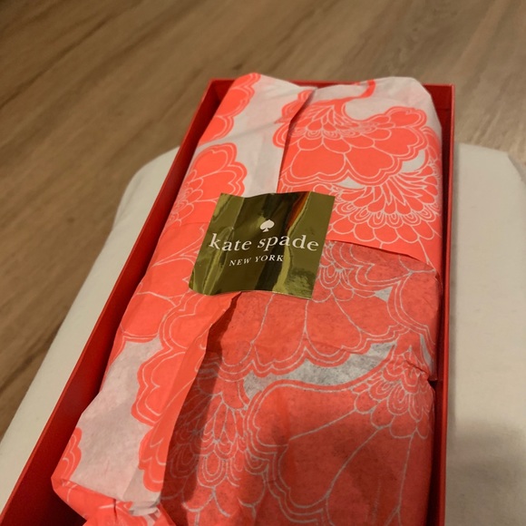 Kate Spade Black Leather Zip Wallet. - Picture 13 of 13